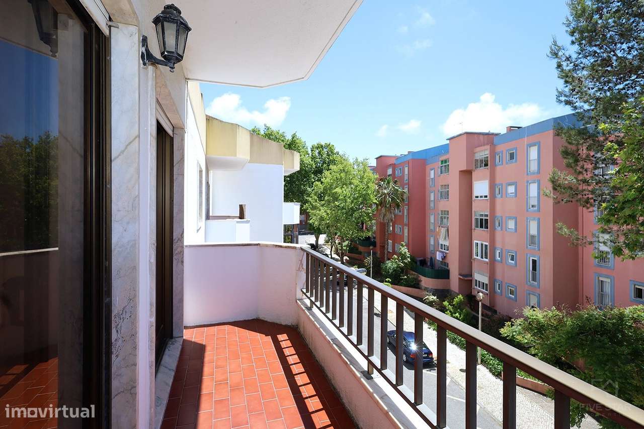 T2 - Apartamento com Varanda - Alapraia – Estoril-24