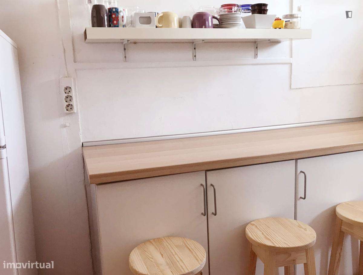 Quarto - localizado em Santos Lisbon - Grande imagem: 2/10