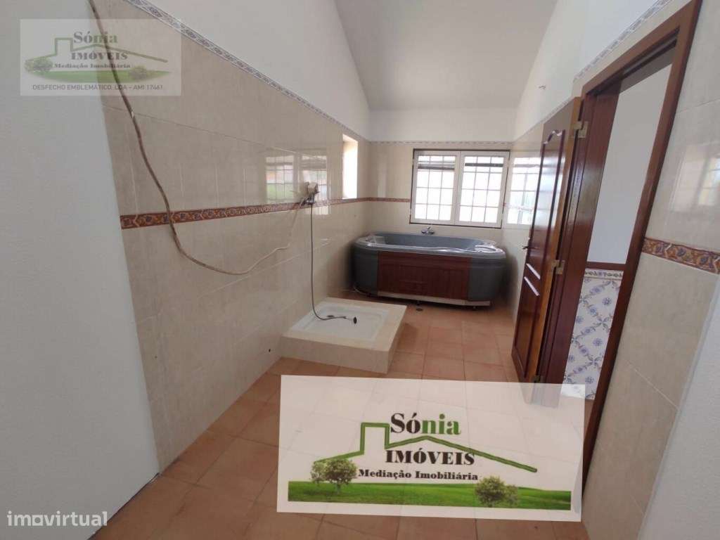 Moradia T4 com anexo T2-7