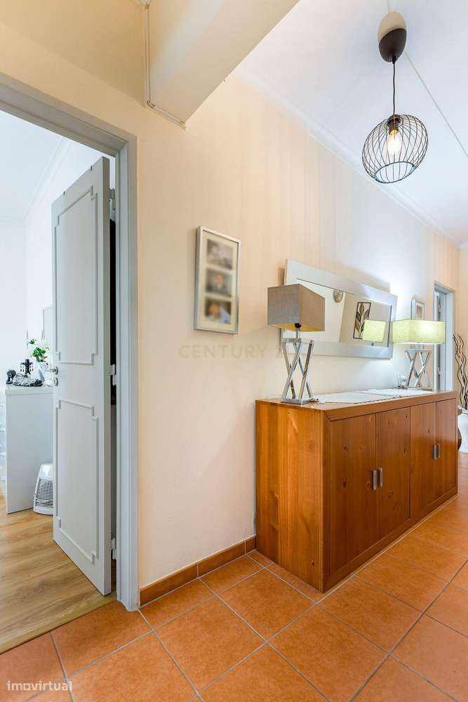 T2 Remodelado - Torre da Marinha 1 andar - Grande imagem: 2/29