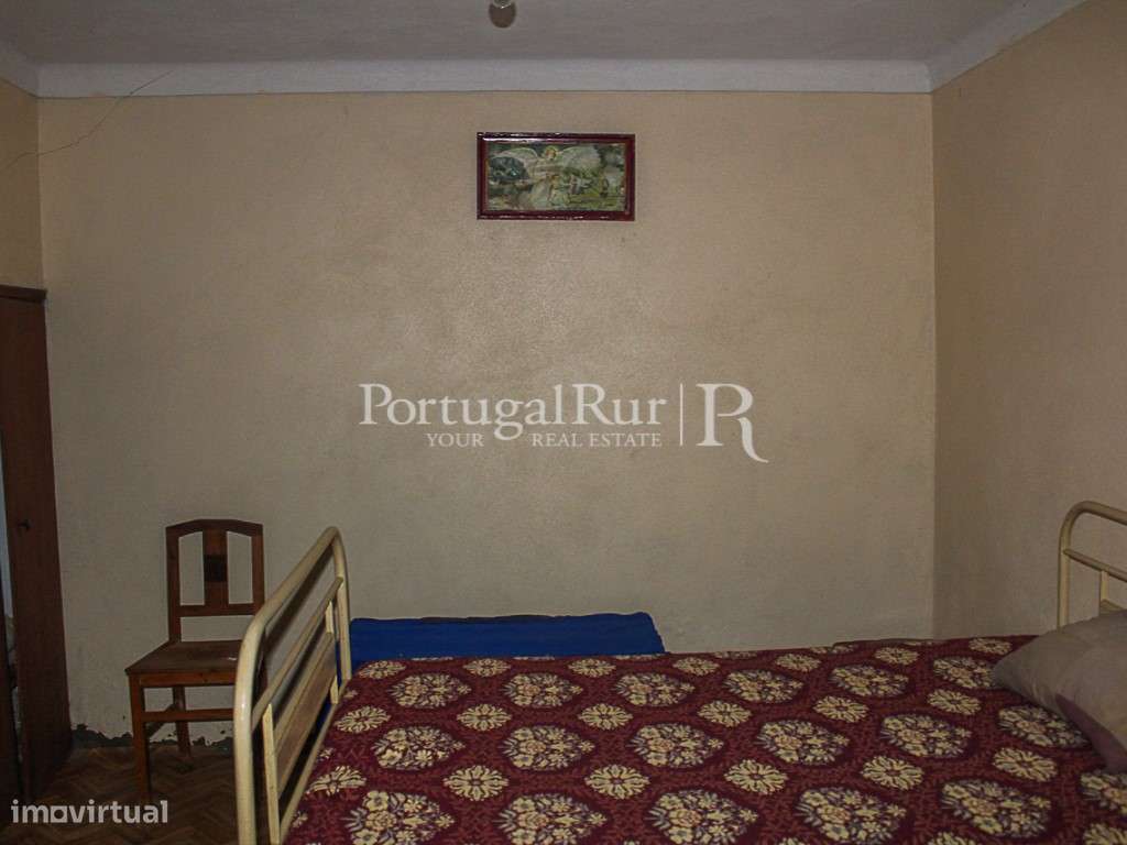 Casa Rústica com pequeno quintal e anexo - São Pedro do Esteval-9