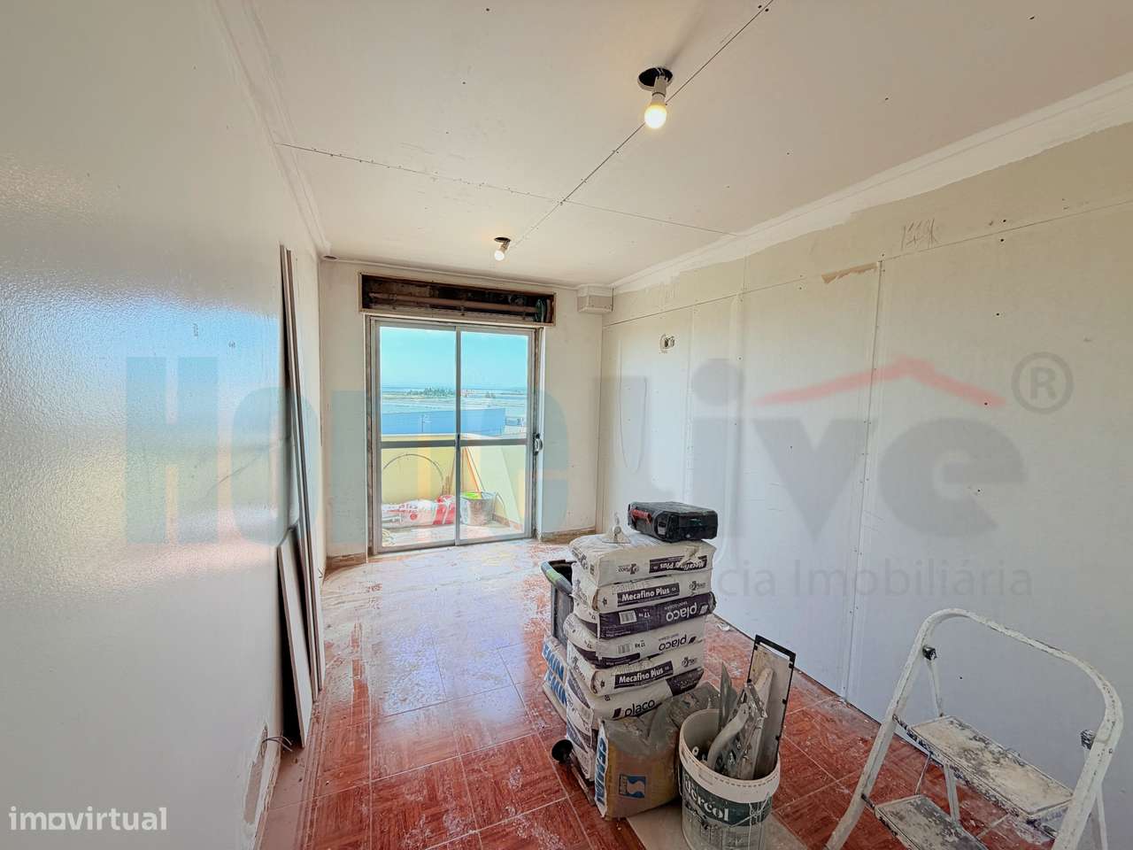 Apartamento T3 Totalmente Renovado | Vista de Rio | Forte da Casa-3