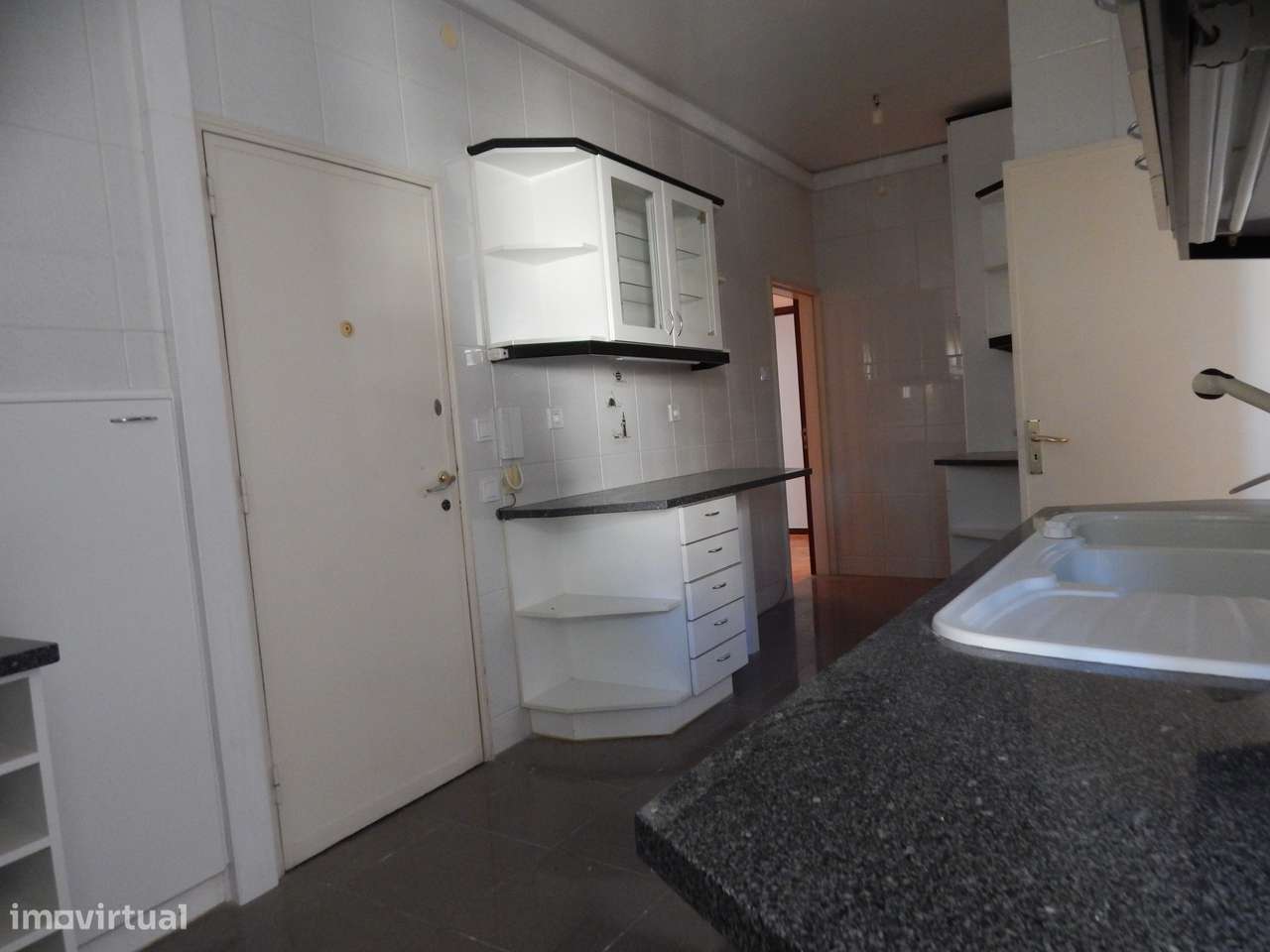 Magnifico T4 sem garagem - Grande imagem: 4/13