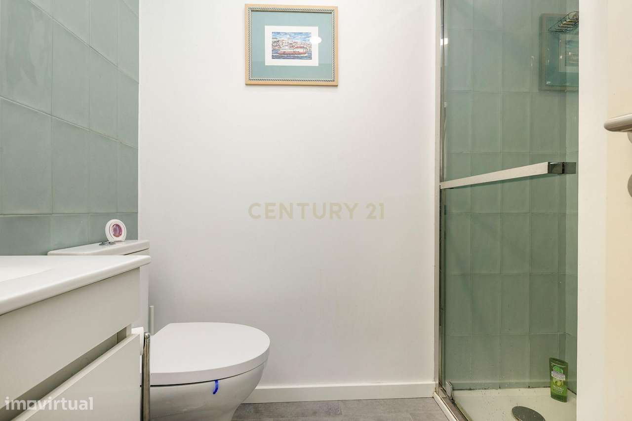 Apartamento T3 Luminoso com Logradouro-16