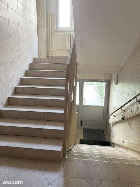 Ciche, z dużym balkonem przy metrze Imielin-15