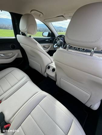 Mercedes-Benz Klasa E 220 d 4-Matic 9G-TRONIC - 11