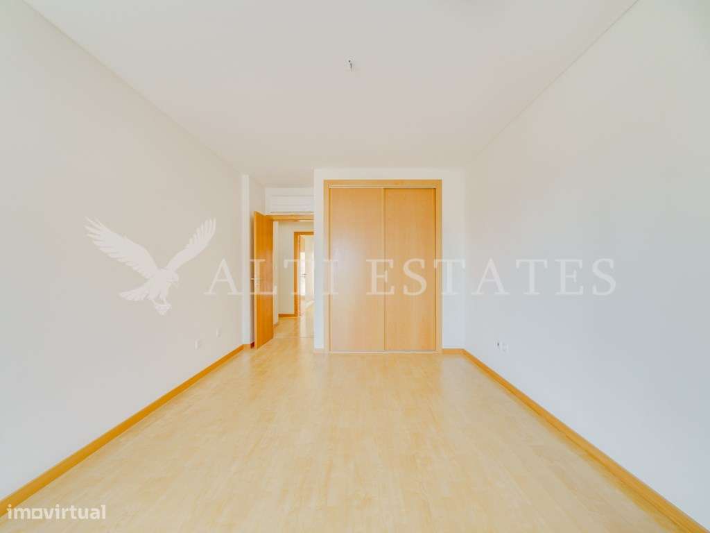 Apartamento Duplex T3 Virado a Sul com Vista Mar, Pronto a Estrear-18