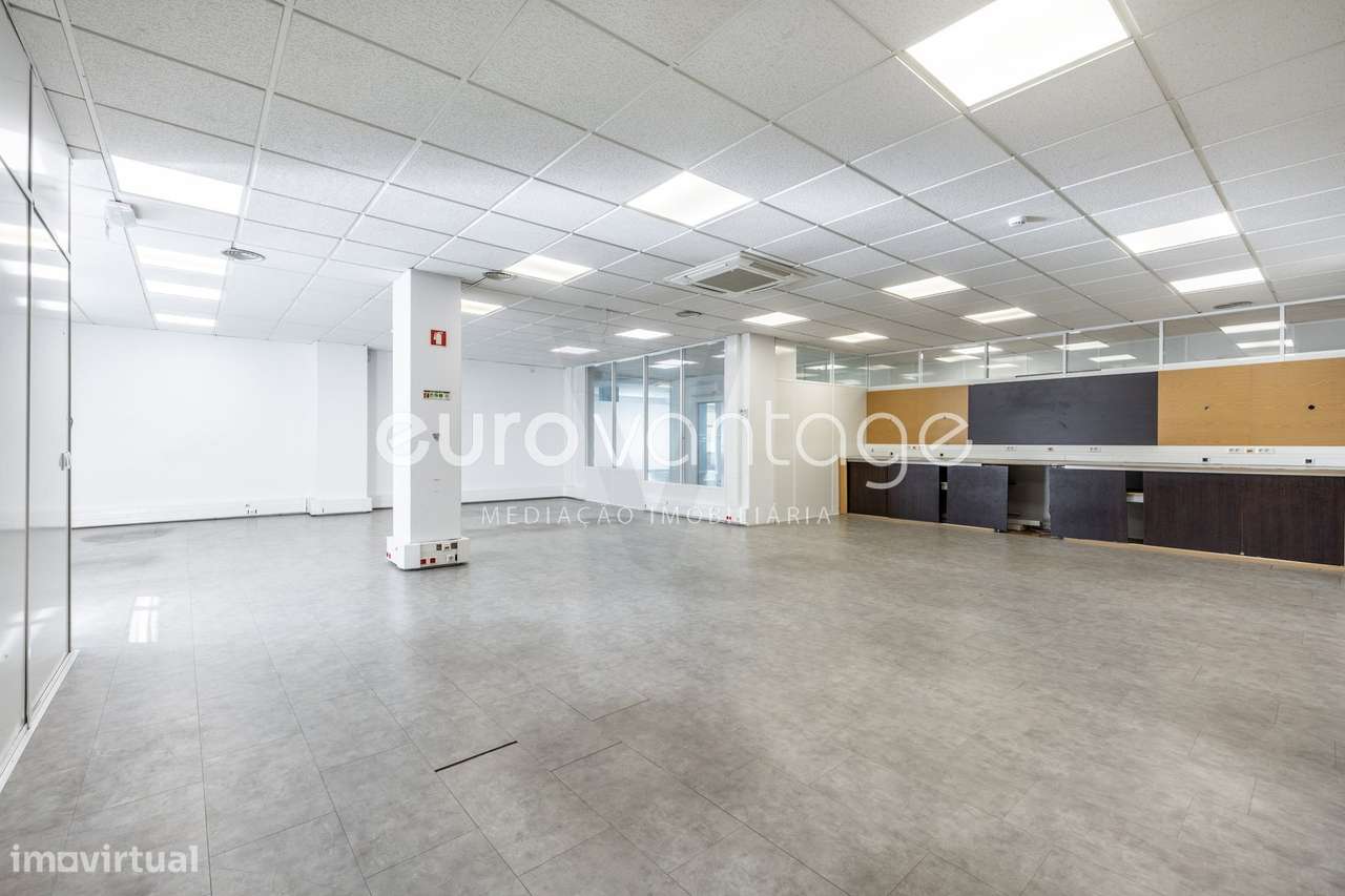 Espaço Comercial / Armazém com 700 m² a 5 minutos de Leiria-25