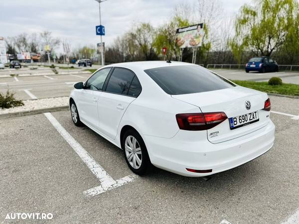 Volkswagen Jetta 1.2 TSI Trendline - 8