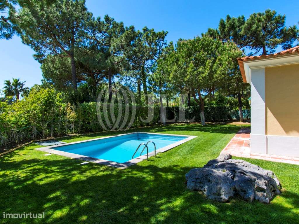 Moradia T3+1 com piscina, na Quinta da Marinha, Cascais. - Grande imagem: 3/20