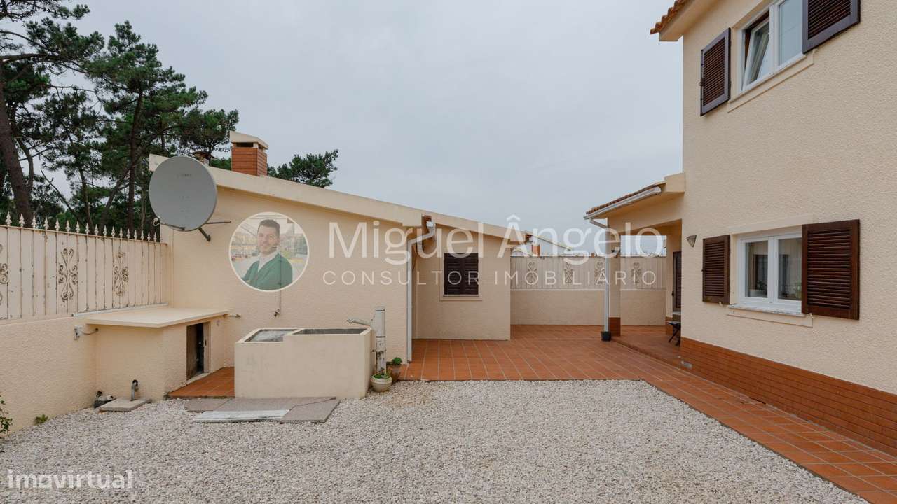 Moradia T3 com jardim, garagem e excelente espaço exterior na Torreira-3