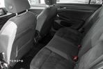 Volkswagen Golf VIII 1.5 eTSI Life DSG - 11