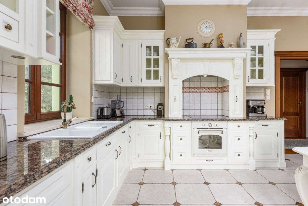 Rezydencja z pięknym ogrodem !!!-13