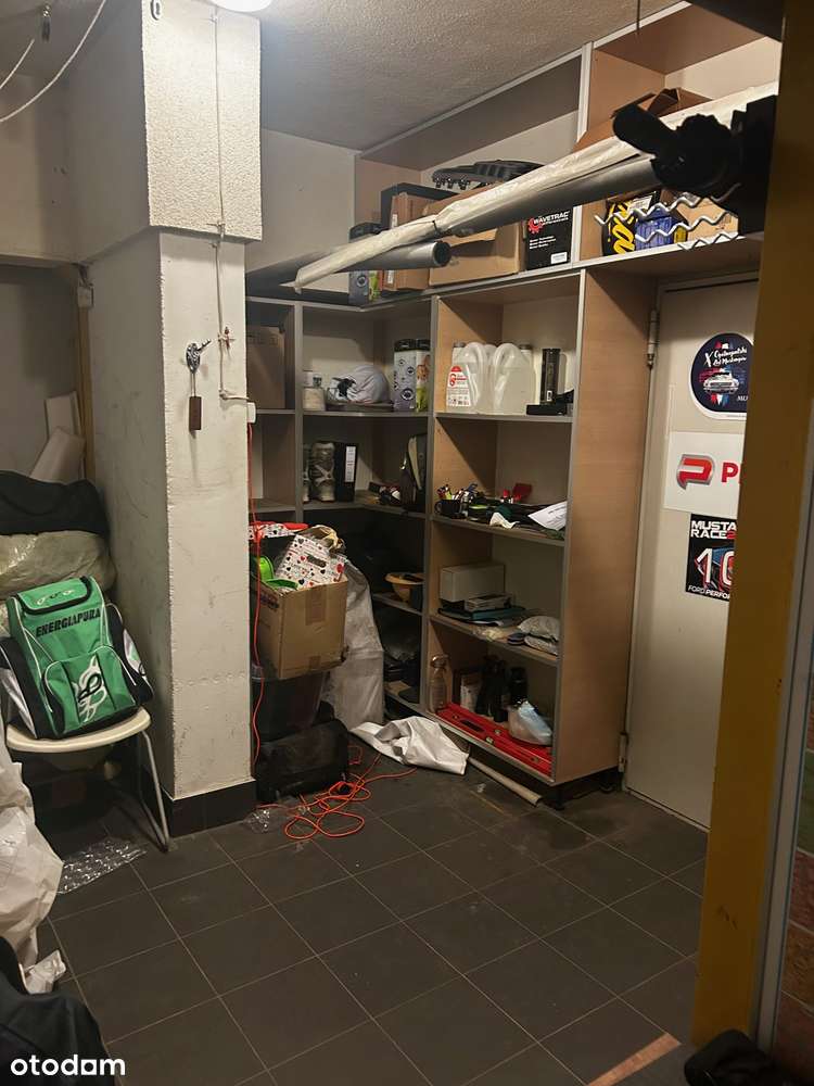 Sprzedam miejsce postojowe 3szt. (dwa zabudowane pod magazynek) Ruczaj - Pełny obrazek: 4/9