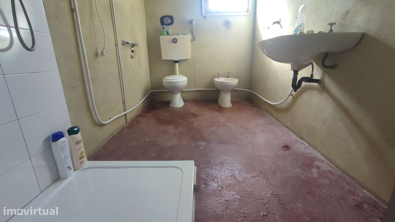 Moradia individual, com terreno, em Rendufe, Amares-20