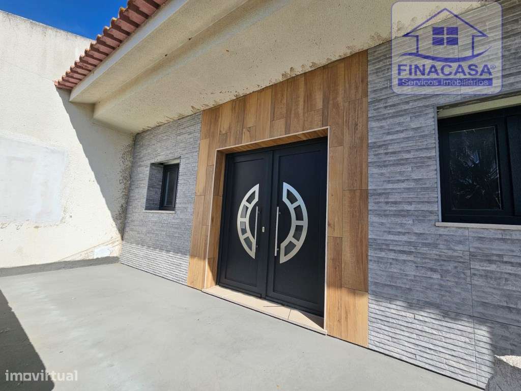 Moradia Isolada em fase de renovação/ remodelação com piscina e jar...-45