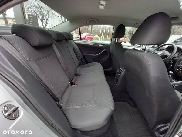 Volkswagen Jetta 1.6 TDI Comfortline - 15