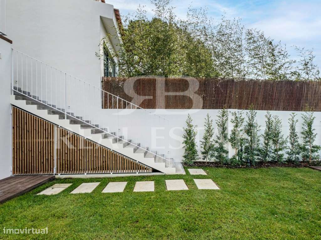 Moradia T4 com Jardim e Piscina no Monte Estoril - Cascais-31