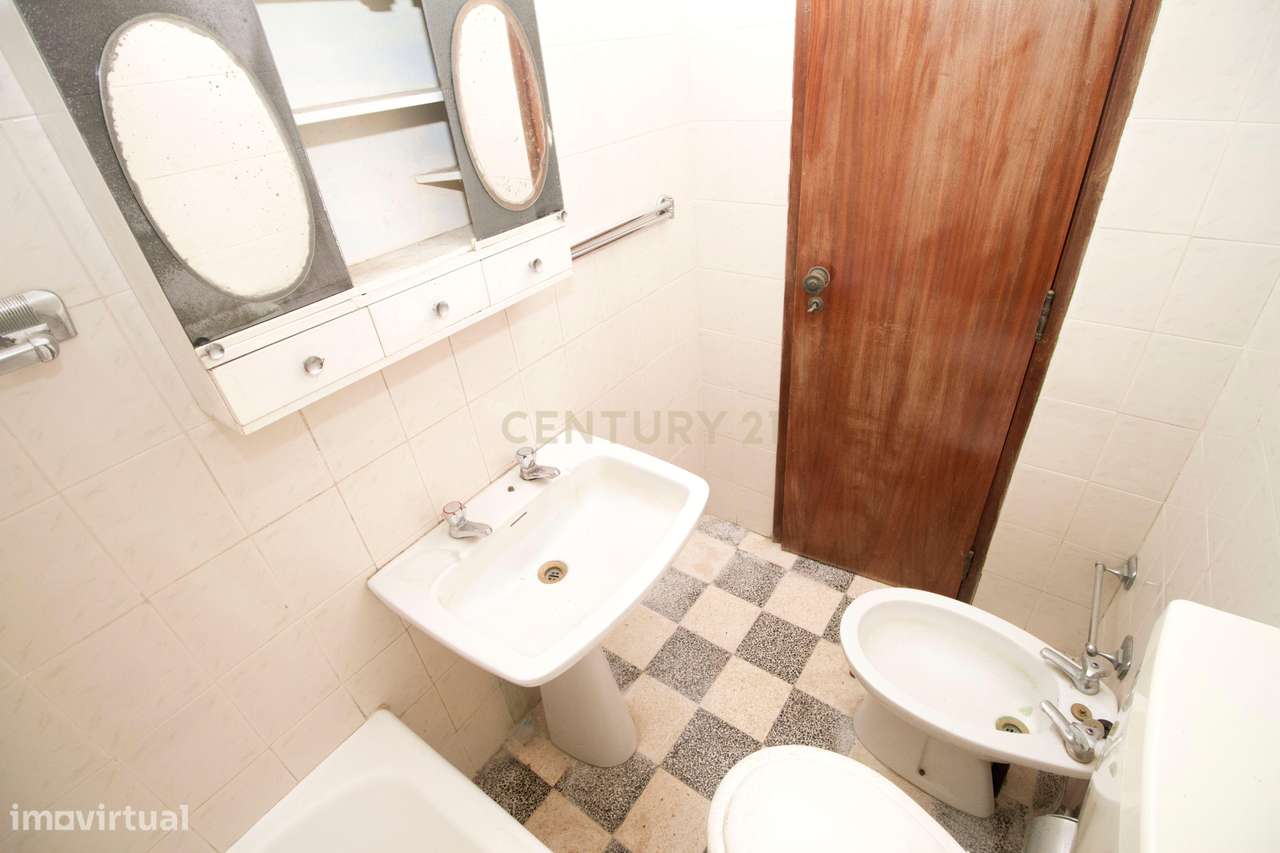 Moradia T2 para Remodelação nas Pontes-18