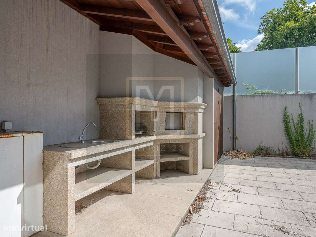 MORADIA T4+1 | 2 TERRAÇOS | LOGRADOURO | GARAGEM | PORTO-29