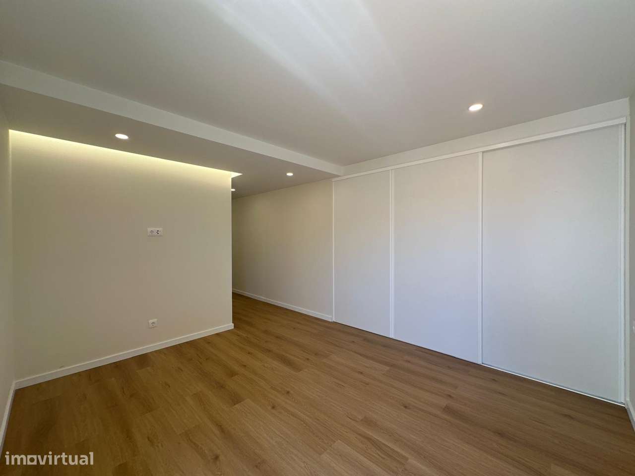 Apartamento T2 totalmente renovado, vista mar-27