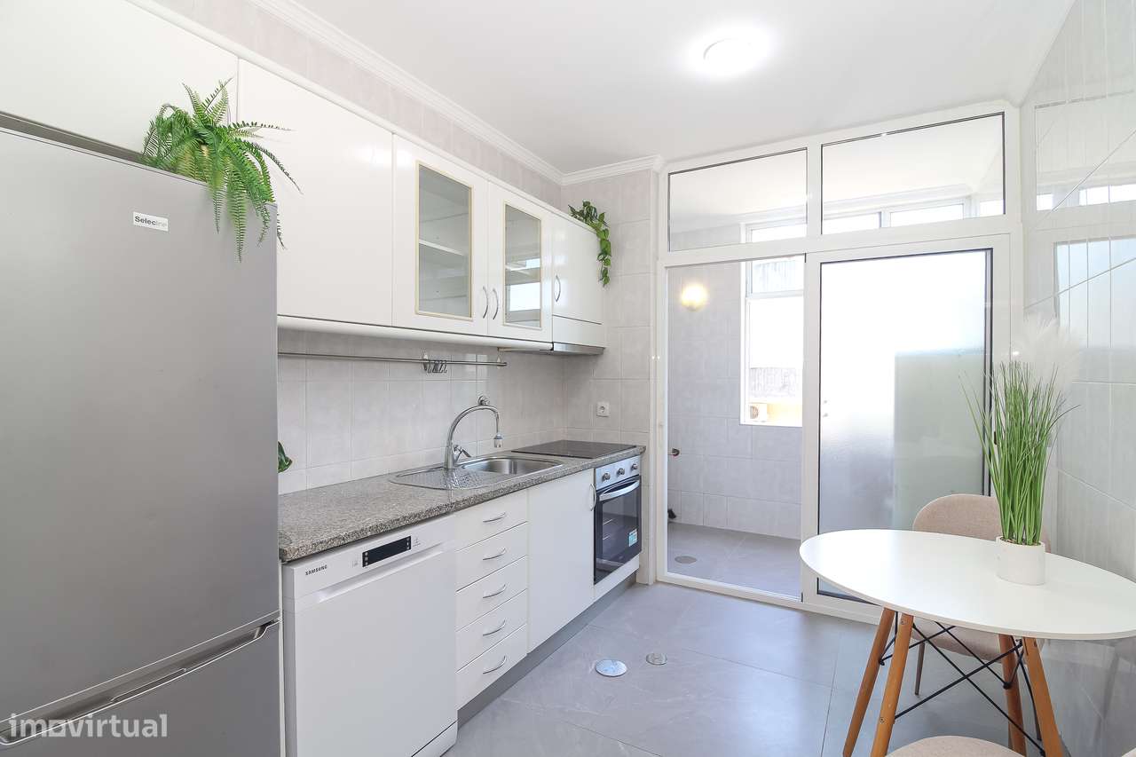 Apartamento T2 | Último Piso | Duas Frentes | Garagem | Valongo-5