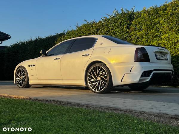 Maserati Quattroporte S - 24