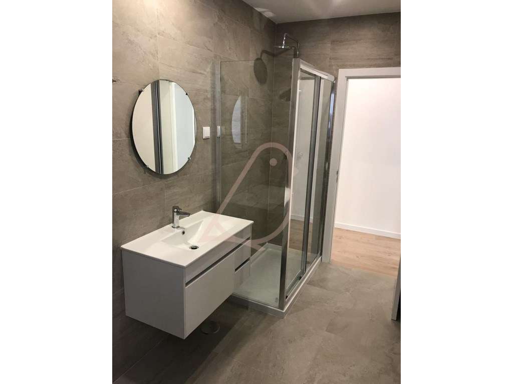 APARTAMENTO T2 com Terraço-1