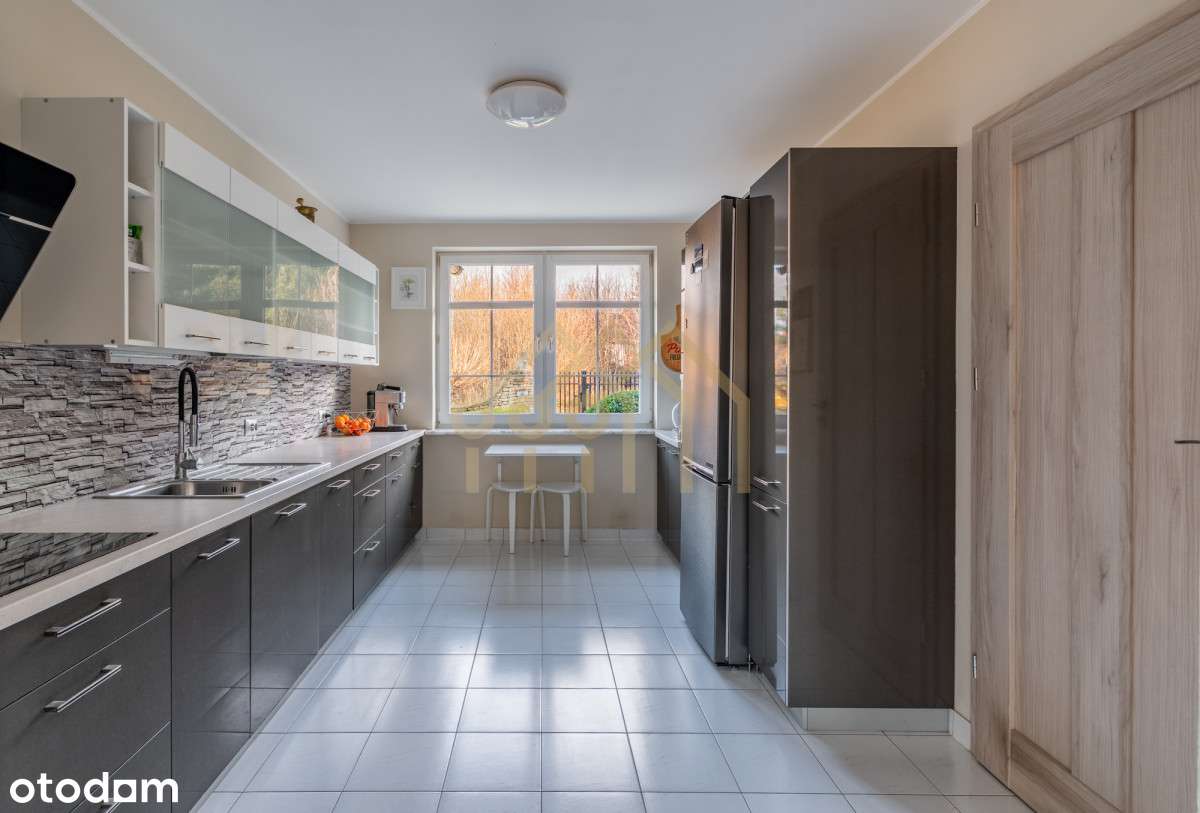 Komfortowy dom z pięknym ogrodem-8