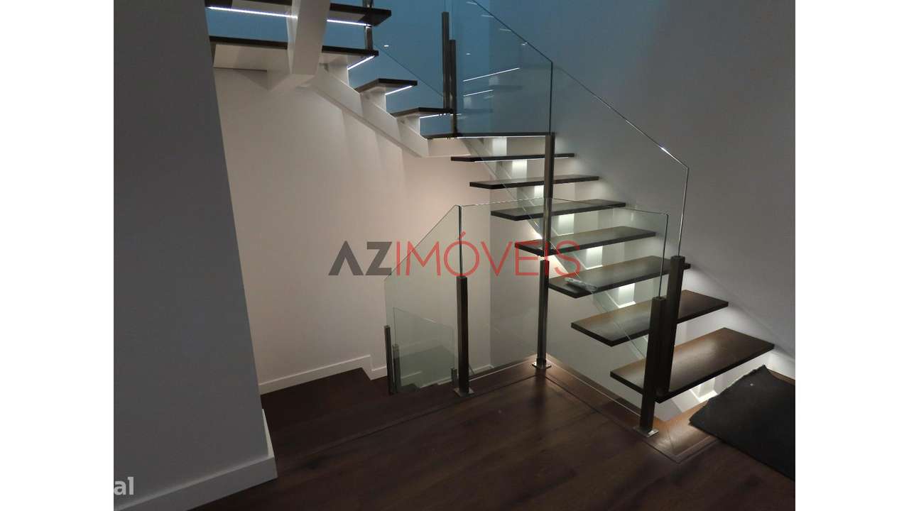 MORADIA NOVA T4 NO CENTRO DE LEIRIA-8