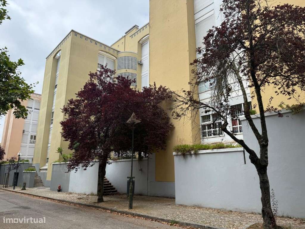 A PROCURA DE UM ESTACIONAMENTO ? TEMOS A SOLUÇÃO!
 Parqueamento pr... - Grande imagem: 2/14