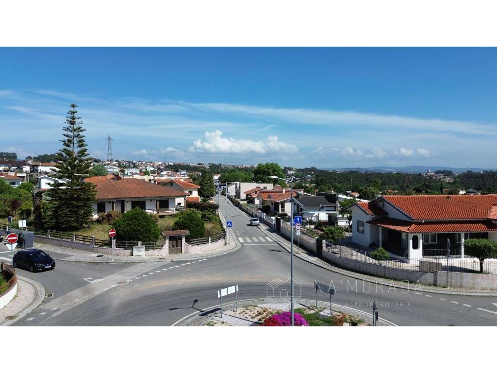 Apartamento T4 renovado para venda em Escapães, Santa Maria da Feira-24
