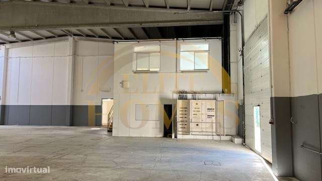 Armazém para venda na Quinta do Anjo.-8