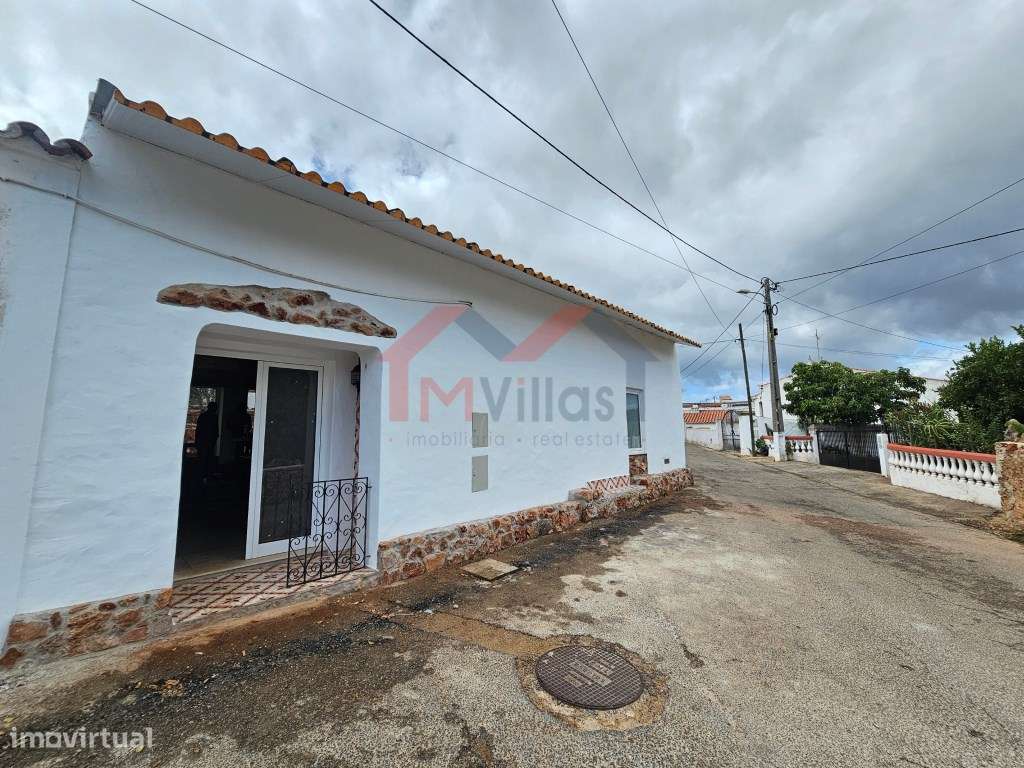 Moradia V2 + 1 recuperada em Alte - Loulé-27