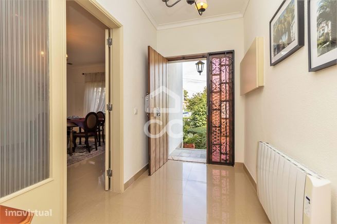 Moradia Isolada T8 em terreno de 1000 m2 em Belverde-11