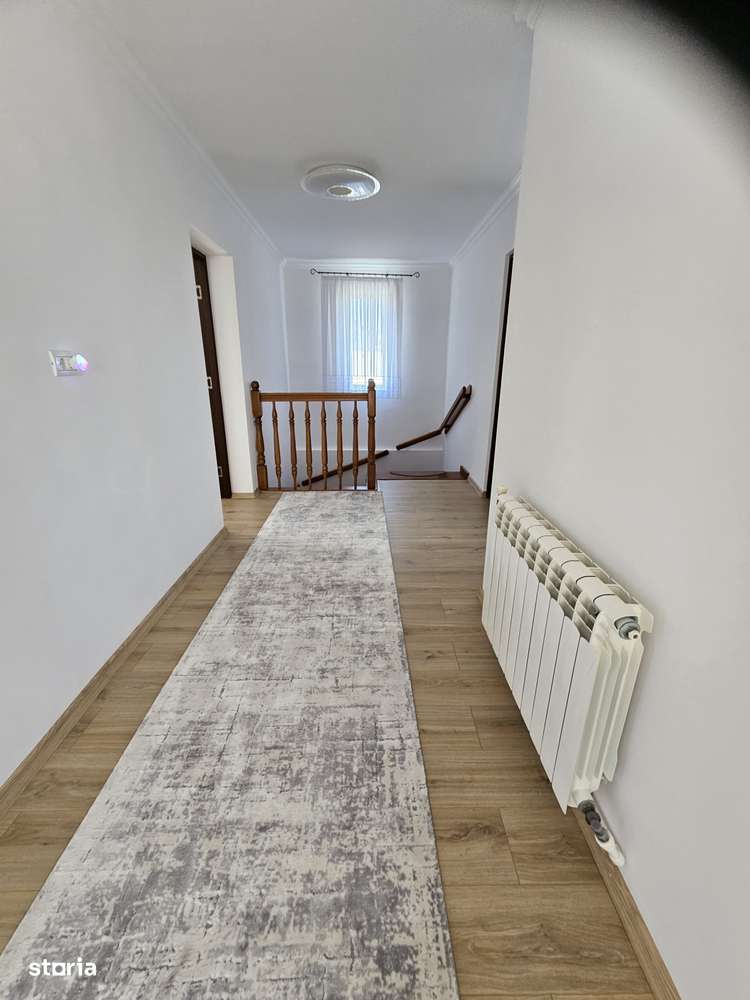 De vanzare casa situata in Ipotesti-10