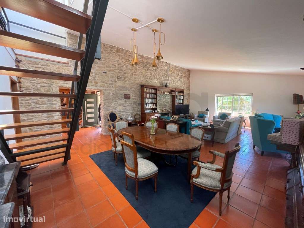 Moradia T5 em Lote Urbano de 5.135m2-33