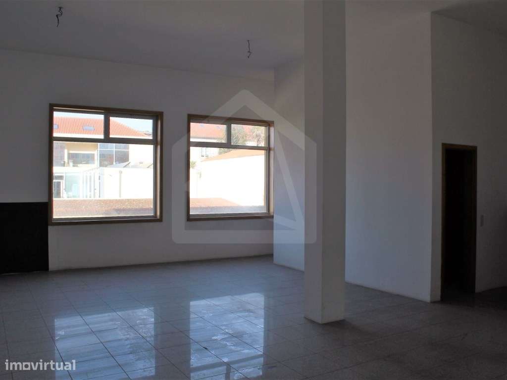 Loja comercial com 155 m2 em Santa Maria da Feira - Grande imagem: 3/16