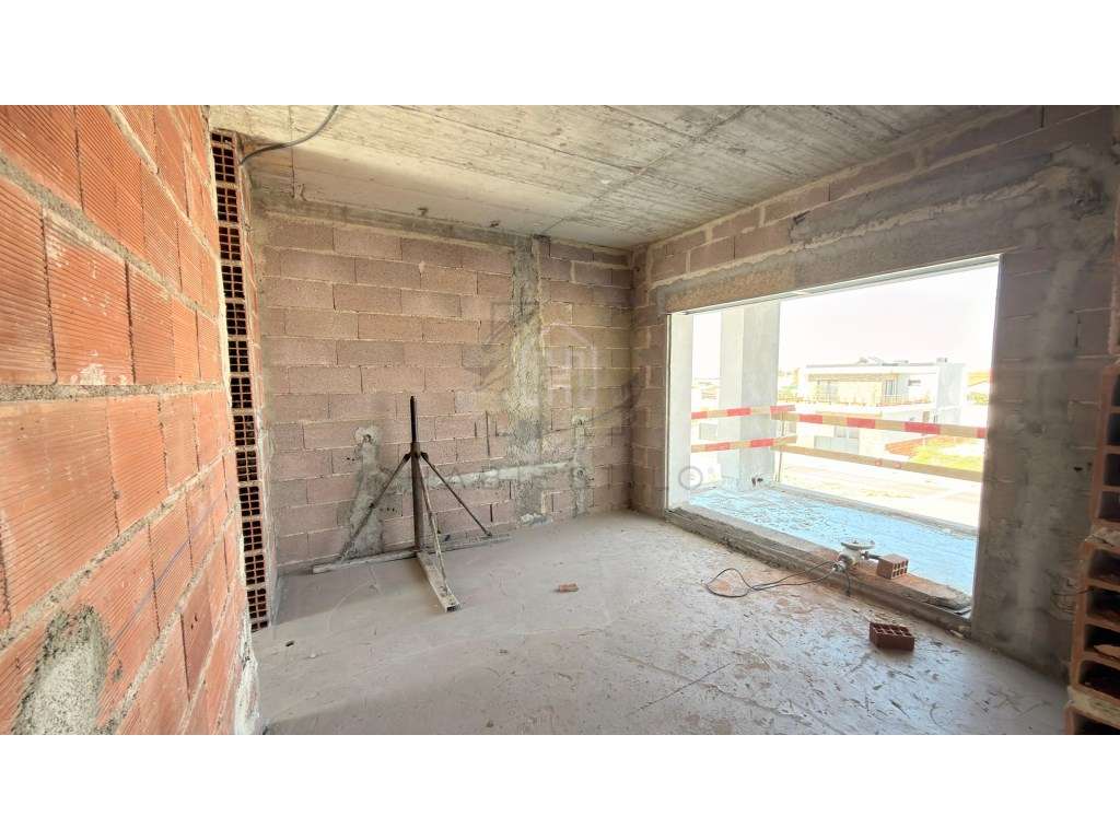 Moradia Nova T4 com Piscina em Azeitão- Vista Serra da Arrábida-20