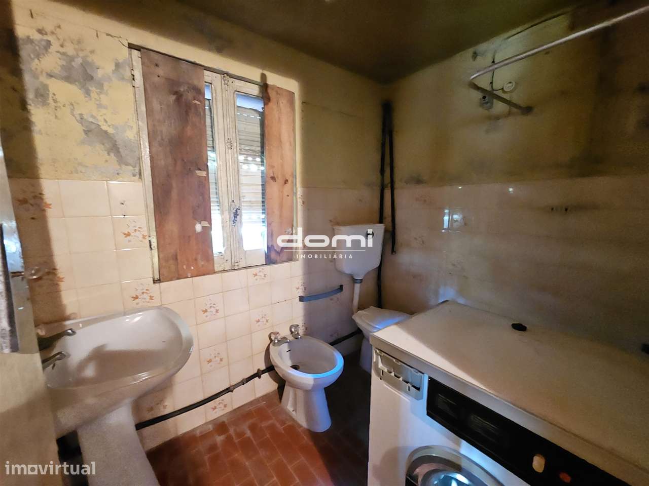 Moradia V4, localizada em Valadares a poucos minutos do centro da Vila - Grande imagem: 4/17