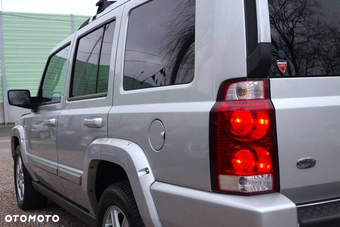 Jeep Commander 3.0 CRD Overland - 33