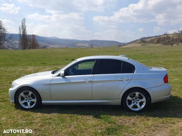 BMW Seria 3 318i - 6