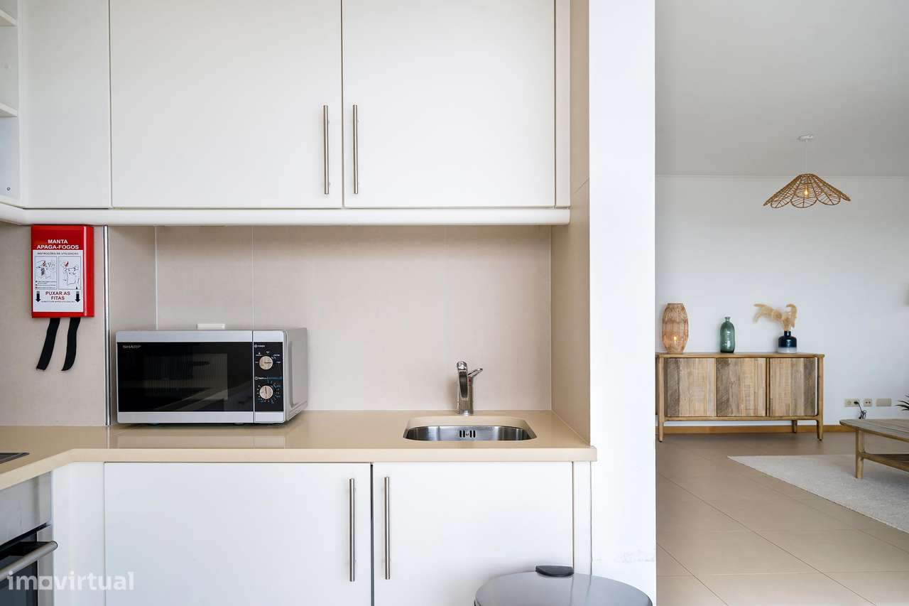 Apartamento T1 com vista mar a 600m da praia-9