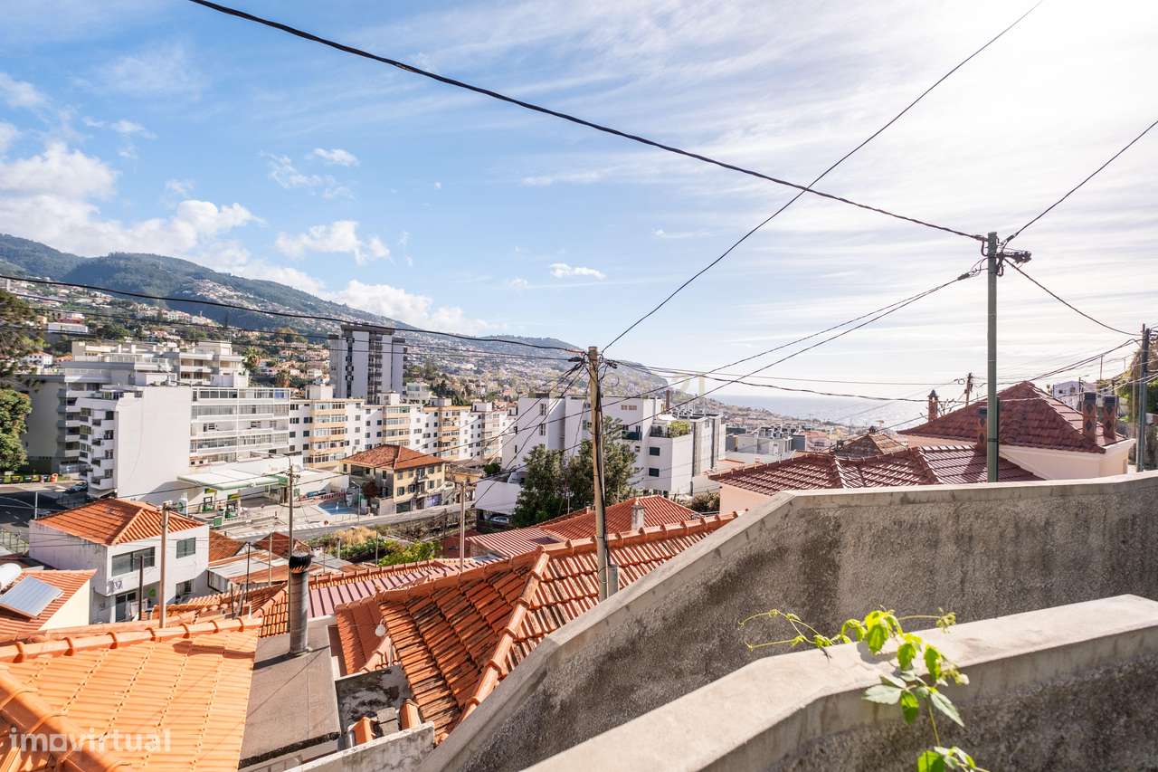 Moradia T2 no coração do Funchal-25