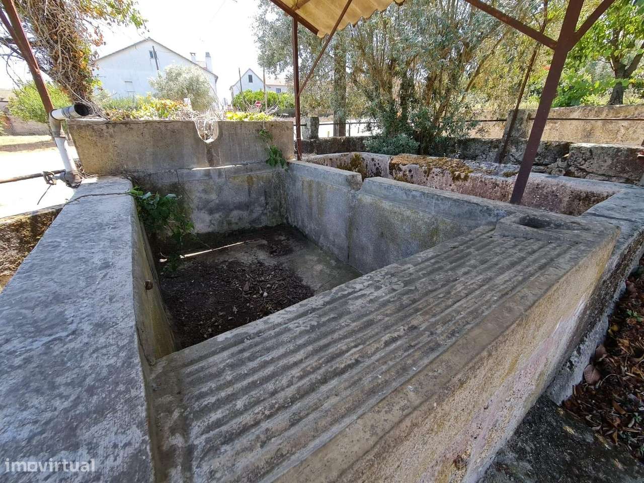 Moradia  com Terreno Urbano e Rústico  | 3.147 m2 |  Vimieiro, Santa C-29