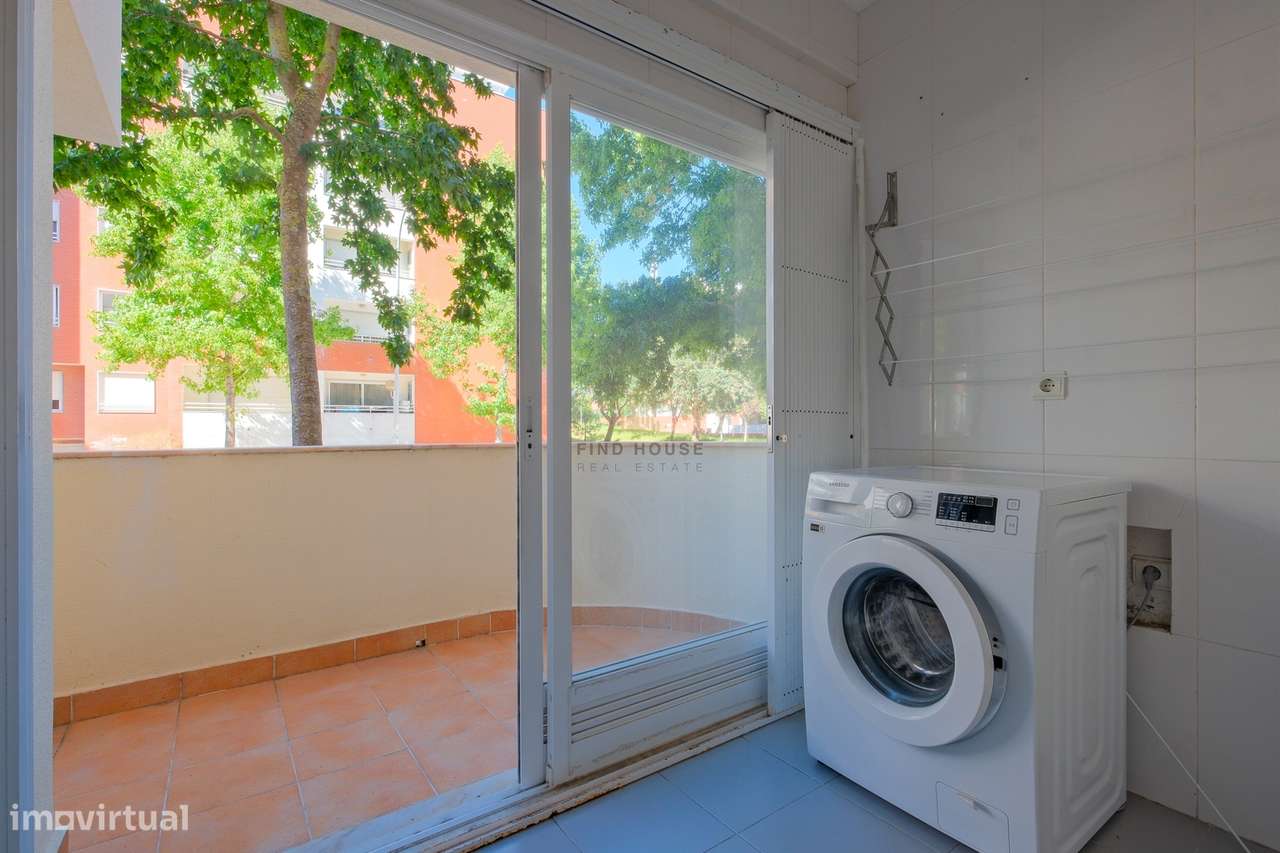 Vende-se T1 com garagem no Parque de São Domingos, em São Domingos de-22