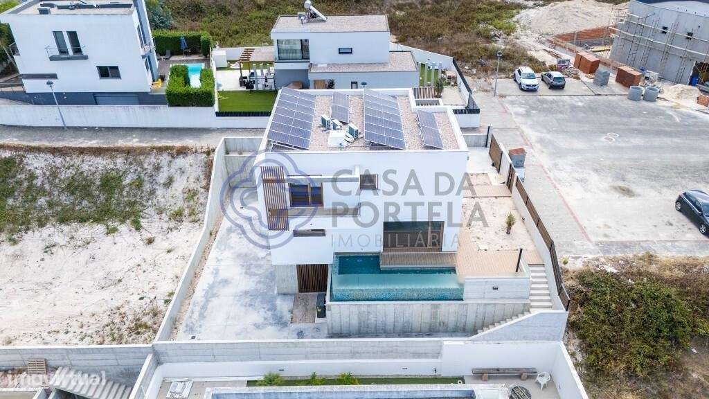 Moradia T4 com3 suites isolada-22