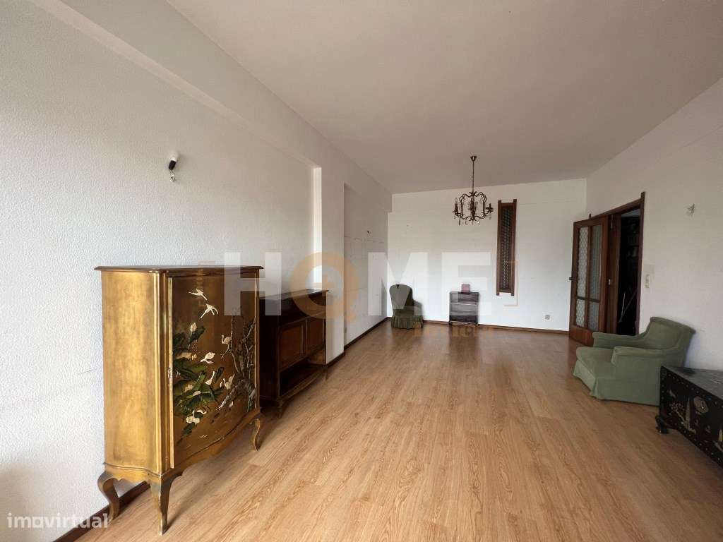 Apartamento T3+1, com varanda à Av. Fernão de Magalhães- Bonfim- Porto-50