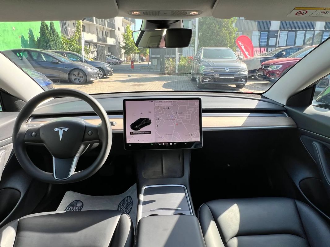 Tesla Model 3 Standard Reichweite Plus Hinterradantrieb - 4