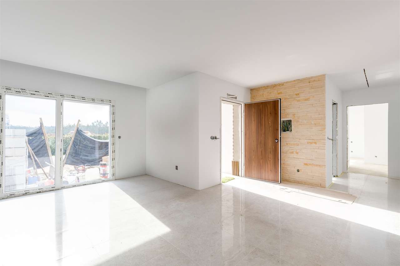 Moradia T3 Térrea e Isolada em Espinheira, Pombal - Grande imagem: 1/22